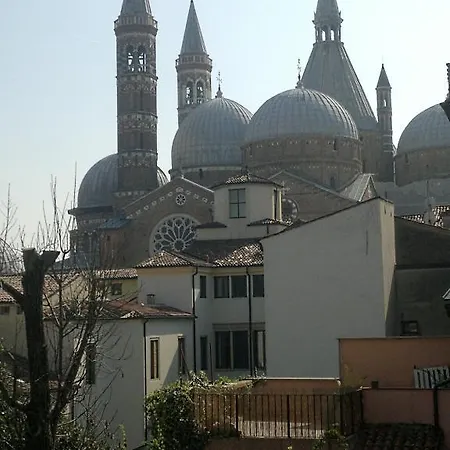 Al Santo מלון 3*